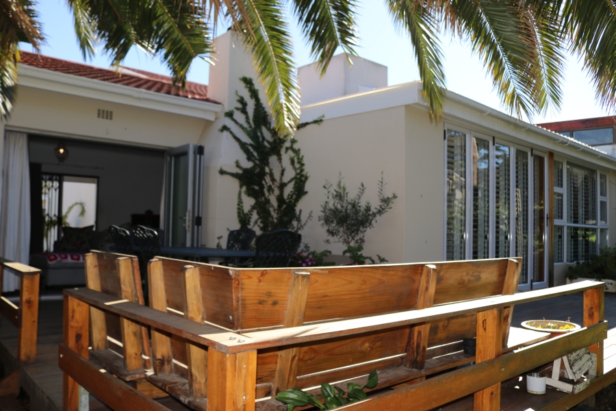 2 Bedroom Property for Sale in Die Wingerd Western Cape